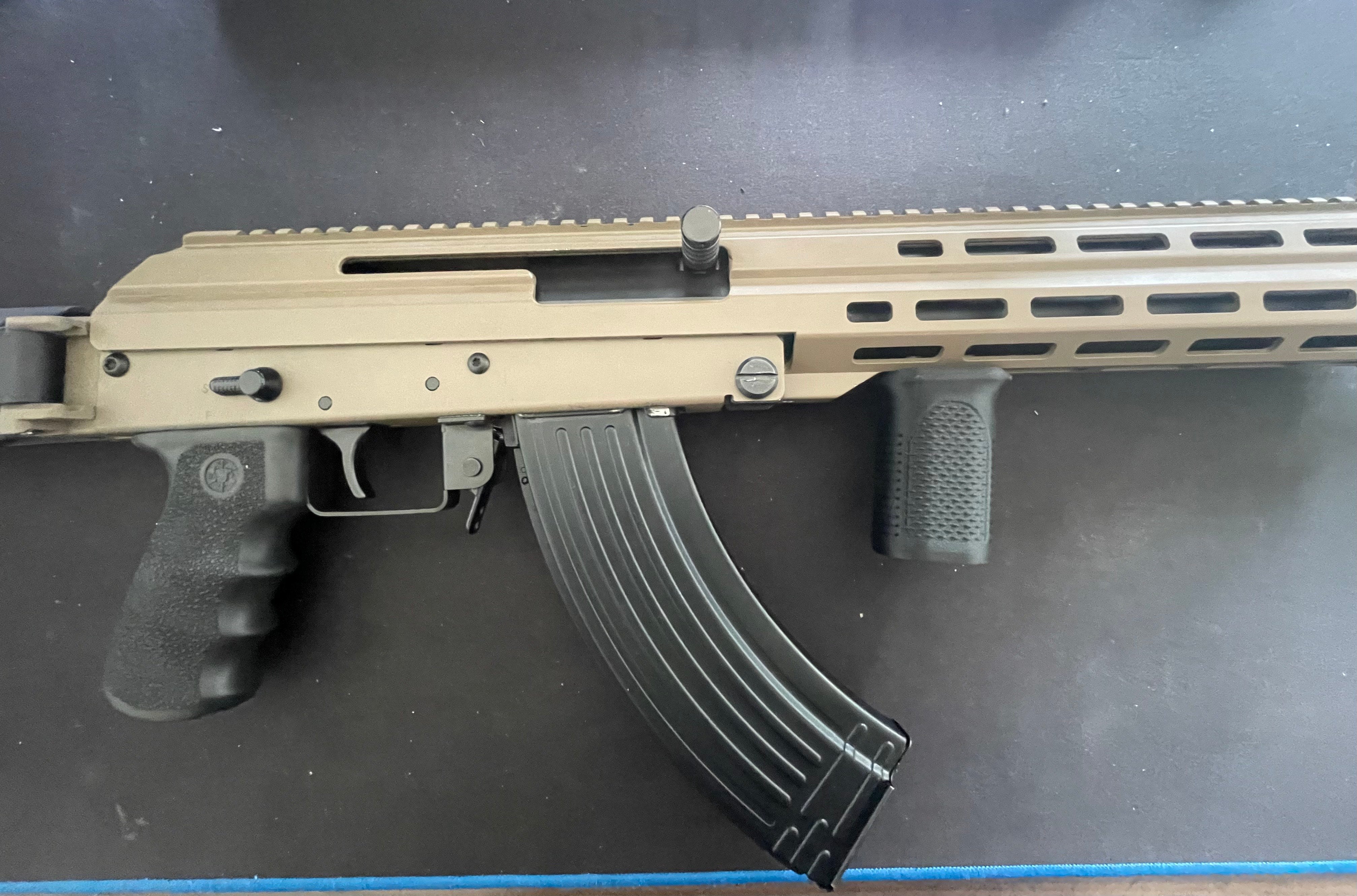 M-LOK-compatible Vertical Foregrip - Comfort Angle
